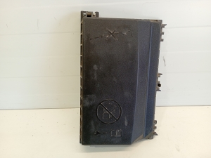   Fuse box housing under the hood  - 13403357 