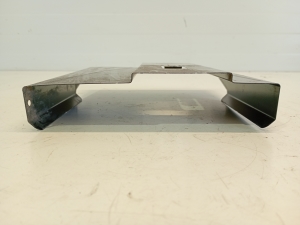 Opel Astra J (2009–2017) Engine control unit bracket 13243602 - 5