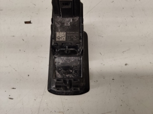 Volkswagen Tiguan (2017–2026) Rear window opening switch 5G0959855 - 3