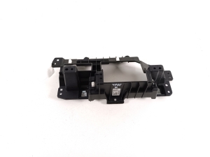 Kia Niro EX (2022–2026) Other bracket 84724AT000 - 3