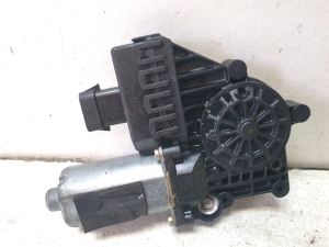 Opel Zafira A (1999–2005) Front door window regulator motor 90579355 - 2