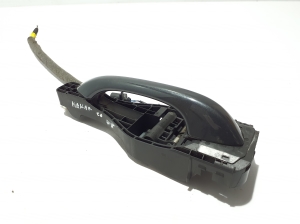 Porsche Macan (2014–2026) Front door external opening handle and its details - 2