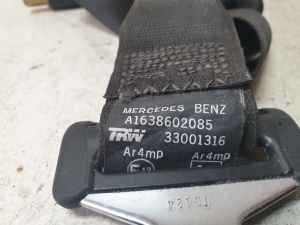 Mercedes Benz ML-Class 163 (1998–2005) Sicherheitsgurt hinten 33015867A - 2