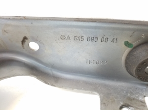 Infiniti Q30 (2015–2018) Luftfiltergehäusehalter A6450900041 - 2