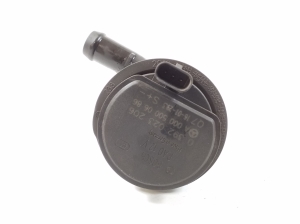 Infiniti Q30 (2015–2018) Auxiliary water pump A0005000686 - 2