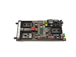   Boîtier de fusibles habitacle  - GJ3214F041AB 
