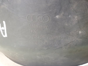 AUDI A4 B9 (2015–2026) Pare-boue passage de roue avant 8W0821171A - 3