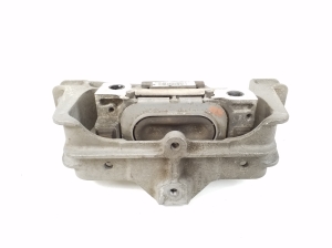 Infiniti Q30 (2015–2018) Engine mount A2462402617 - 2
