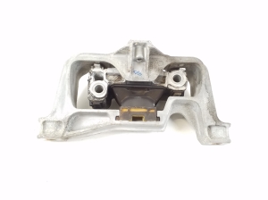 Infiniti Q30 (2015–2018) Engine mount A2462402617 - 3