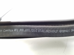 Rear side door seal on the door - 9Y0833721C