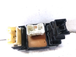 TOYOTA Yaris (1999–2005) Mirror control switch 777193 - 2