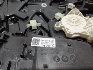 Mercedes Benz EQS 297 (2021–2026) Esiukse aknatõstuk A2977200100 - 3