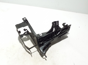 BMW 5 SERIES F10 (2010–2017) Priekšējā luktura kronšteins 7200793 - 3