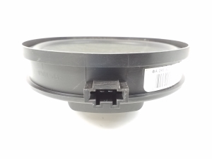 Infiniti Q30 (2015–2018) Speaker A2468200100 - 4