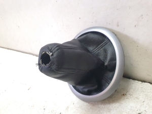 Suzuki Swift III (2004–2010) Gear lever trim - 4