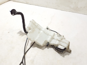 VOLVO XC60 (2017–2026) Front washer fluid reservoir 32229764 - 3