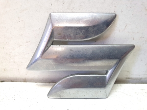Suzuki Swift III (2004–2010) Emblem - 2