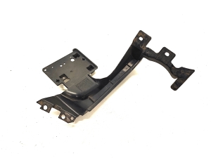 Land Rover Evoque (2011–2018) Rear bumper bracket EJ3217A151AB - 4
