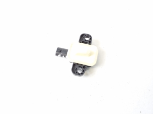 Infiniti Q30 (2015–2018) Airbag sensor A1668210351 - 2