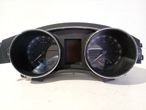 Skoda Superb (2008–2015) Mērinstrumentu panelis 3T2920941M - 3