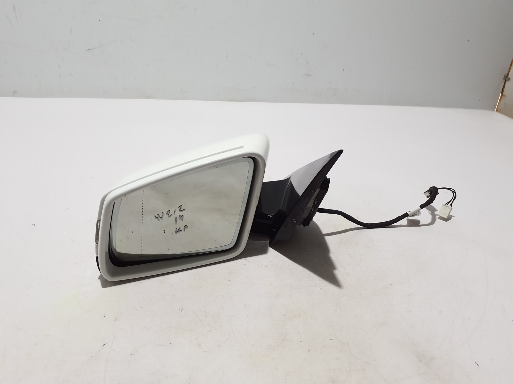 Mercedes Benz E-Class W212 (2009–2015) Außenspiegel und seine Teile A2128100376 Mercedes Benz E-Class W212 (2009–2015) Außenspiegel und seine Teile A2128100376