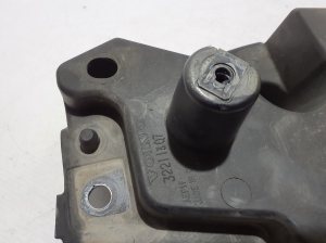 VOLVO XC60 (2017–2026) Front fender bracket 32211307 - 4
