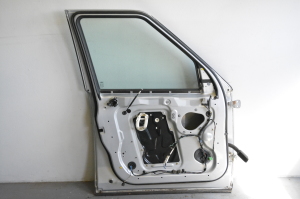 Land Rover Discovery III (2004–2009) Front door and its parts - 4