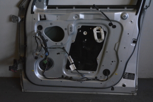Land Rover Discovery III (2004–2009) Front door and its parts - 2