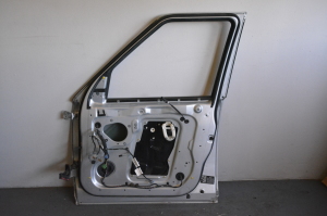 Land Rover Discovery III (2004–2009) Front door and its parts - 4