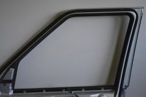 Land Rover Discovery III (2004–2009) Front door and its parts - 5
