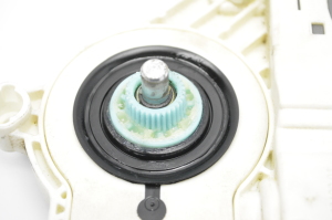 Land Rover Discovery III (2004–2009) Front door window regulator motor CUR000140 - 3