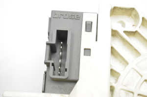 Land Rover Discovery III (2004–2009) Front door window regulator motor CUR000140 - 5