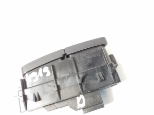 Infiniti Q30 (2015–2018) Door lock/unlock switch A2049058502 - 2