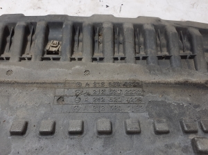 Mercedes Benz E-Class W212 (2009–2015) Unterbodenschutz vorne A2125200923 - 3