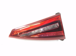   Tail light on trunk lid  - 265405DA0A 