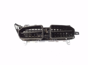 Infiniti Q30 (2015–2018) Dashboard air vent grilles 687505DA0A - 2