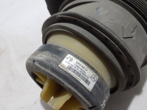 Mercedes Benz E-Class W212 (2009–2015) Aizmugurējā tilta gaisa piekares spilvens A2123203925 - 3