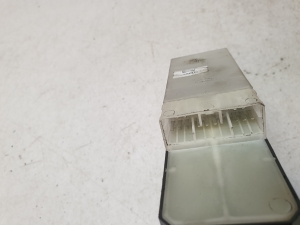 Suzuki Swift III (2004–2010) Front door glass switch 8376263J0 - 2