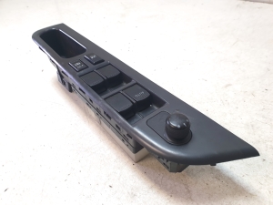 Suzuki Swift III (2004–2010) Front door glass switch 8376263J0 - 3