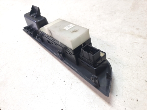 Suzuki Swift III (2004–2010) Front door glass switch 8376263J0 - 5