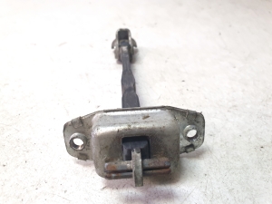 Suzuki Swift III (2004–2010) Rear side door opening limiter - 3