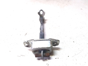 Suzuki Swift III (2004–2010) Front door check - 3