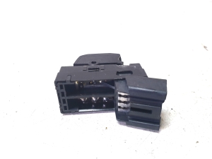 Suzuki Swift III (2004–2010) Rear side door window switch 62J00 - 2