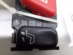 Mercedes Benz CLK-Class 208 (1997–2002) Warnblinkschalter A2088200410 - 2