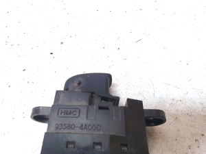 Hyundai H 1 (1997–2007) Front door glass switch 612W03370 - 2