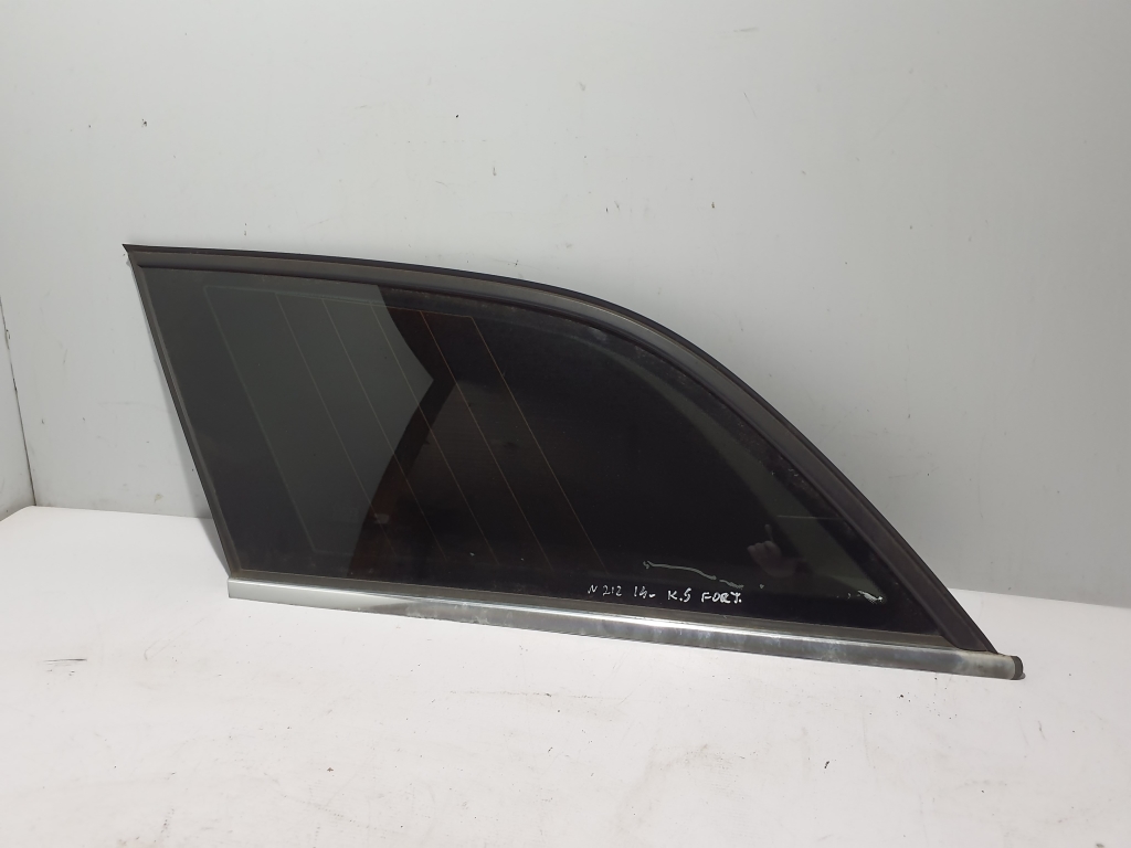 Mercedes Benz E-Class W212 (2009–2015) Seitenscheibe hinten (Karosserie) A2126701700 Mercedes Benz E-Class W212 (2009–2015) Seitenscheibe hinten (Karosserie) A2126701700