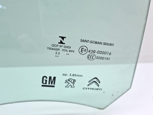 Opel Combo E (2018–2026) Front door glass - 2