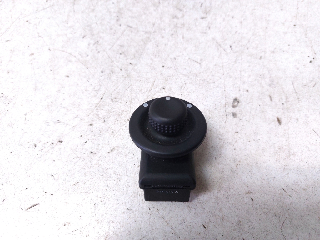 Dacia Logan I (2004–2012) Mirror control switch 8200002442B Dacia Logan I (2004–2012) Mirror control switch 8200002442B