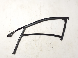 Mercedes Benz S-Class 223 (2020–2026) Esiukse tihenduskumm A2237250400 - 3