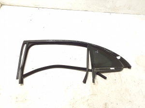   Tagumise külgukse kolmnurkklaas  - A2237305701 